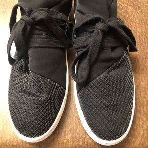 Steve Madden casual shoe